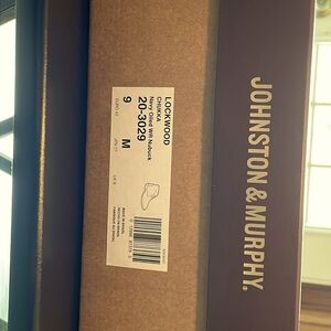 Johnston and Murphy Lockwood Chukka. Navy Oiled WR Nubuck. Size 9M.